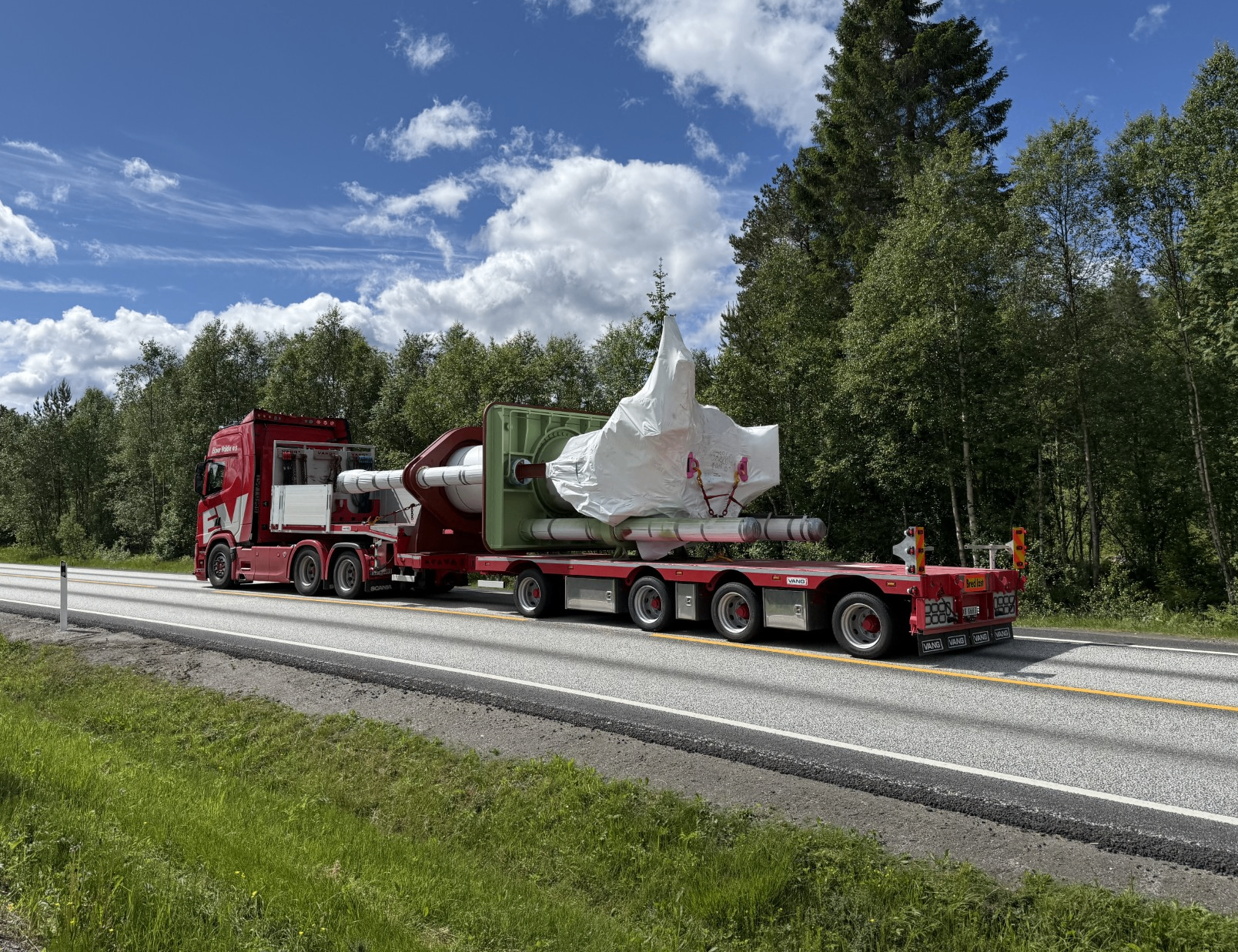 Einar Valde spesialtransport med overdimensjonert last